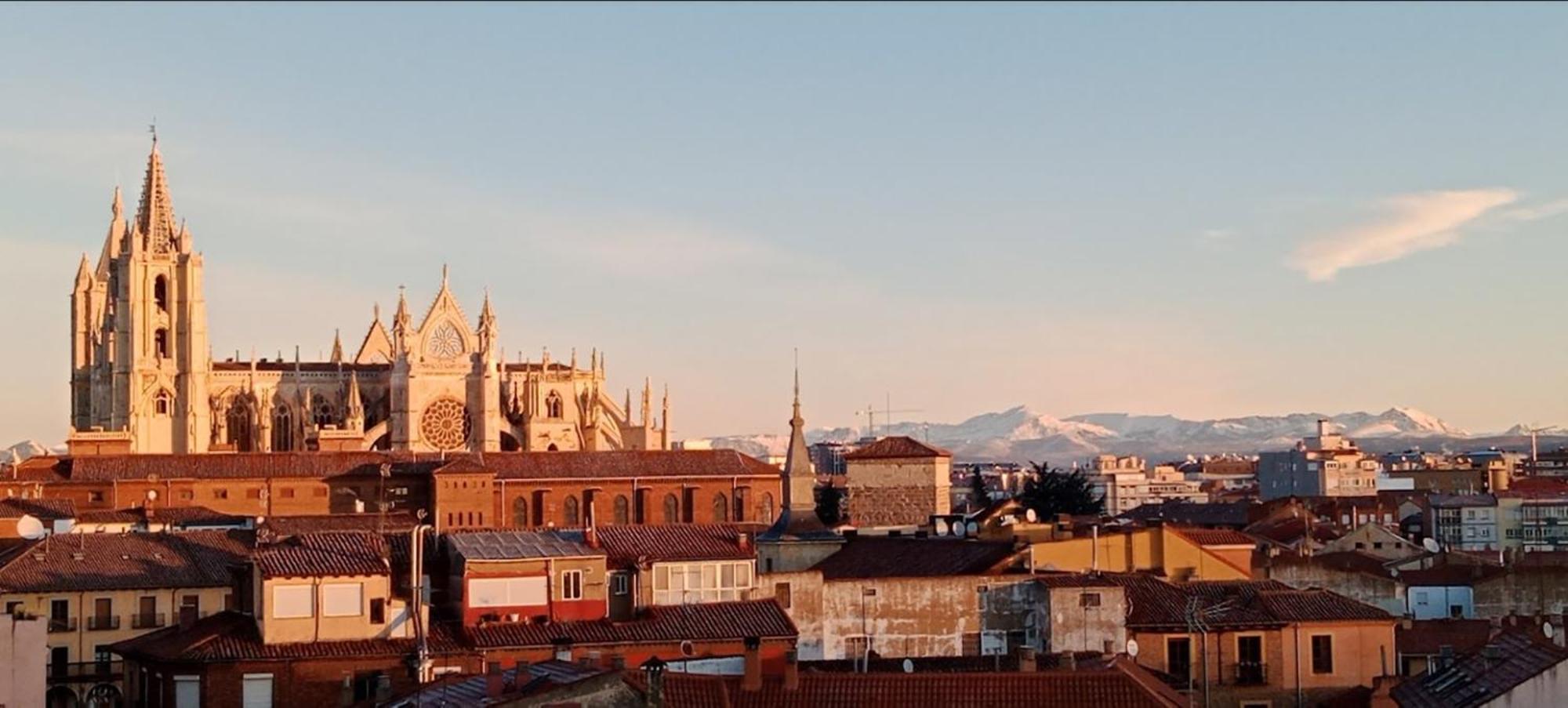 The View - Apartamento Reformado Con Vistas A La Catedral - Leonapartamentos エクステリア 写真