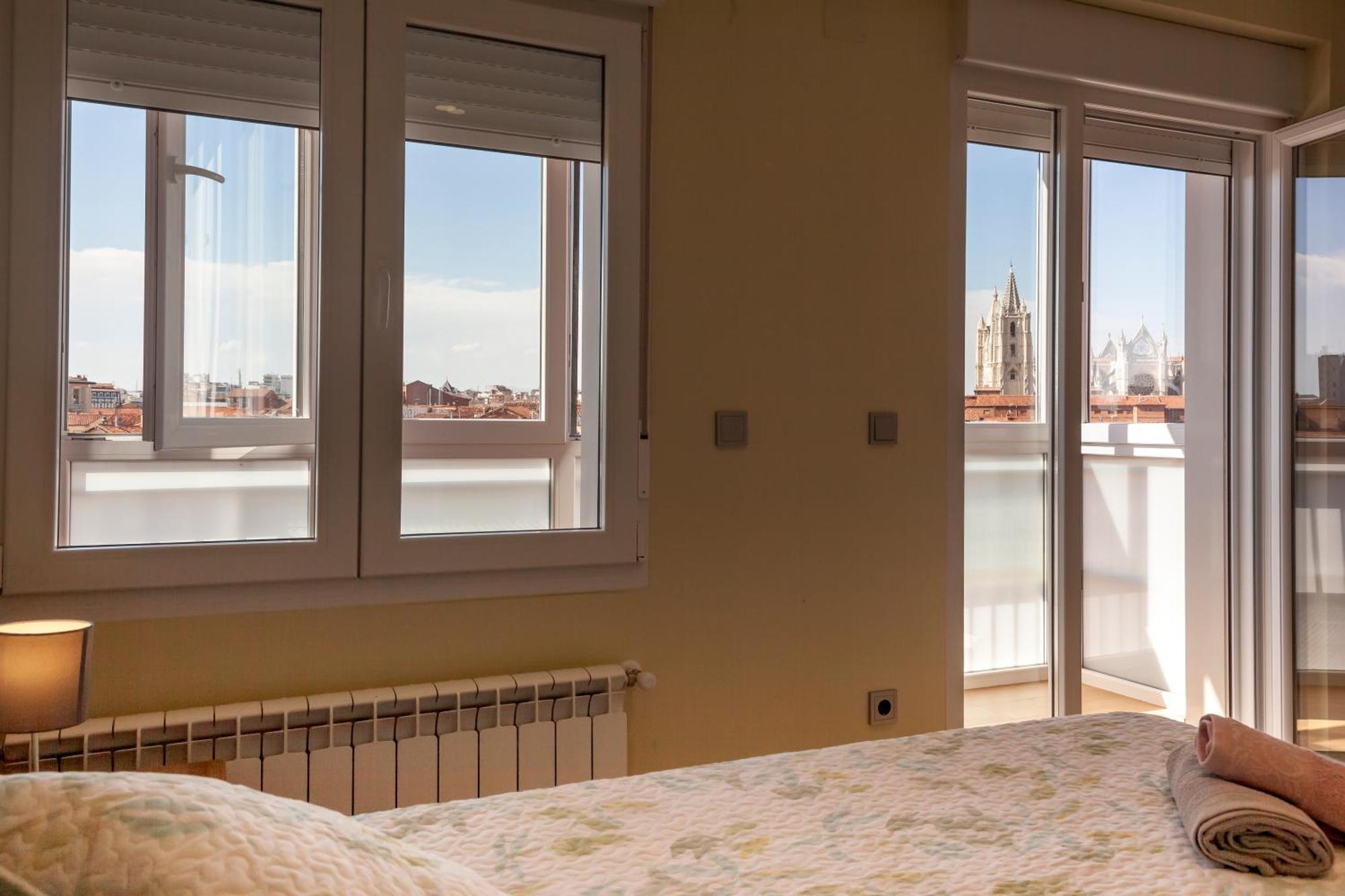 The View - Apartamento Reformado Con Vistas A La Catedral - Leonapartamentos エクステリア 写真